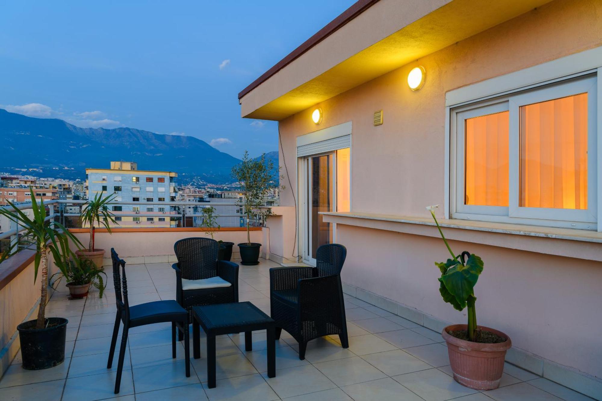 Terrace Tirana Cityscape 2 Bagian luar foto